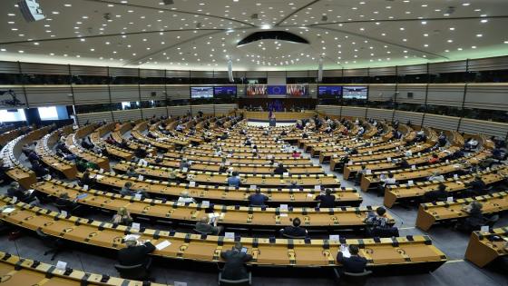 البرلمان الأوروبي يوافق على حظر شامل وفوري على قطاع الطاقة الروسي