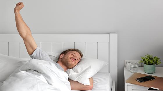 نصائح تساعدك على الشعور بالانتعاش والراحة عند الاستيقاظ من النوم